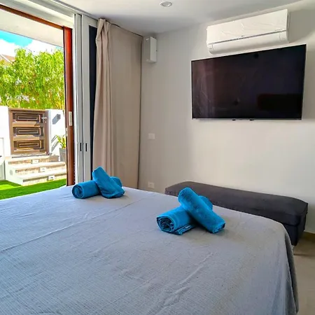 Pool Level Flat In Parque Santiago 1 Case de vacanță *