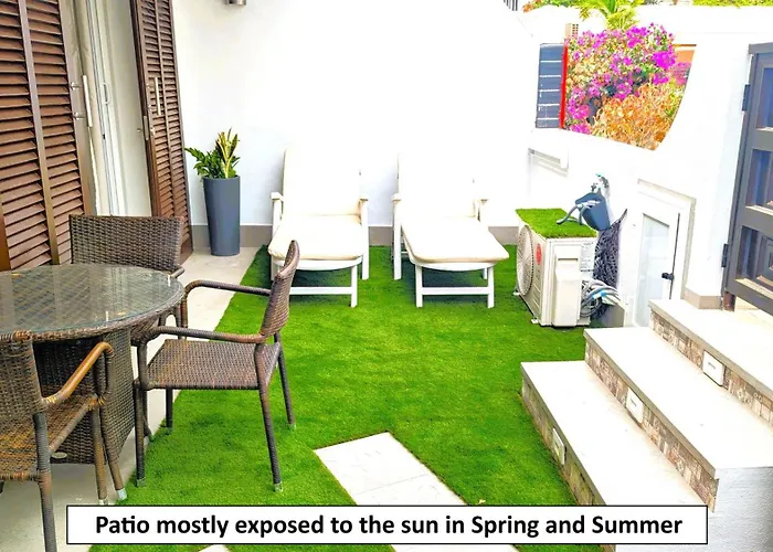 Pool Level Flat In Parque Santiago 1 Case de vacanță