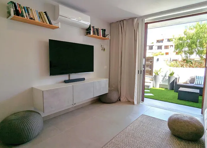 Pool Level Flat In Parque Santiago 1 *