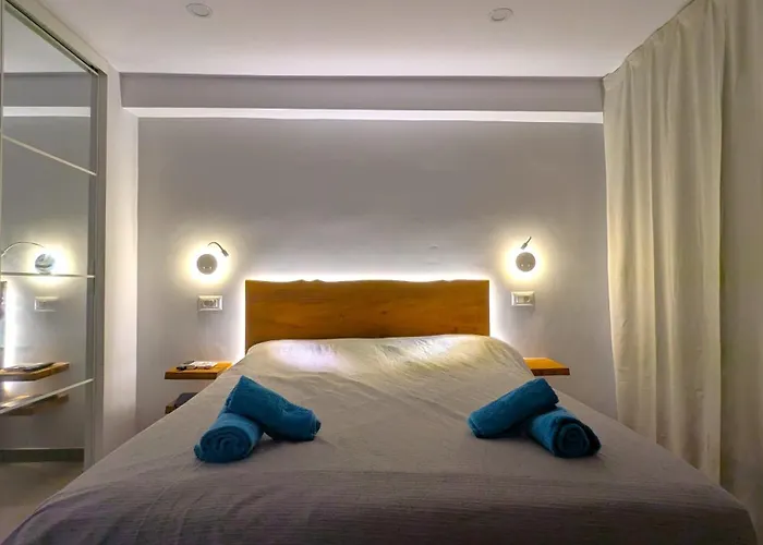 Pool Level Flat In Parque Santiago 1 *